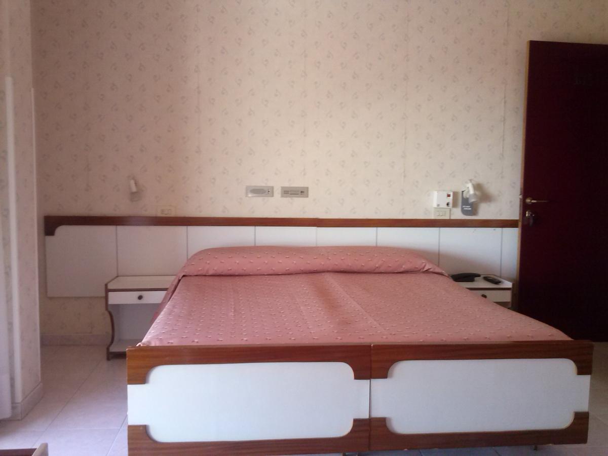Hotel Silvi Silvi Marina Habitación foto